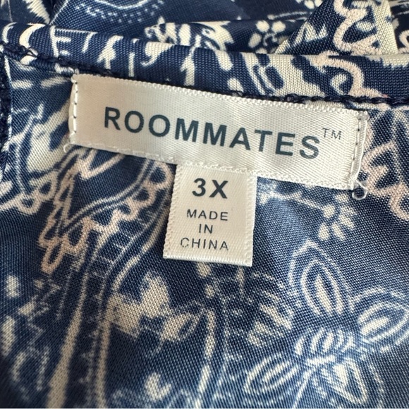 Roommates Blue & White Paisley Flounce  Sleeve Blouse - Picture 5 of 7